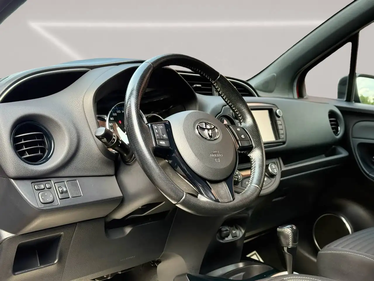 Toyota Yaris - 10
