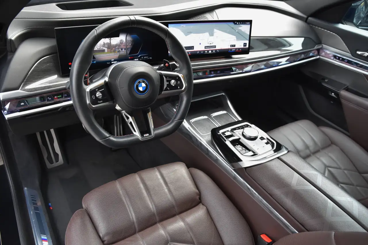 BMW 760 - 4