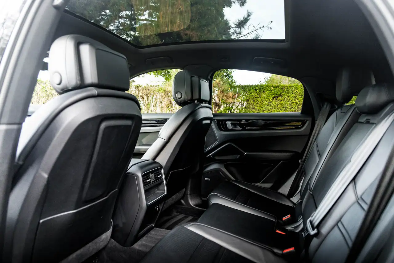 Porsche Cayenne - 7