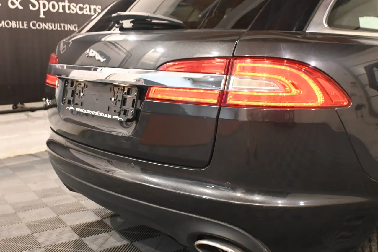 Jaguar XF - 7
