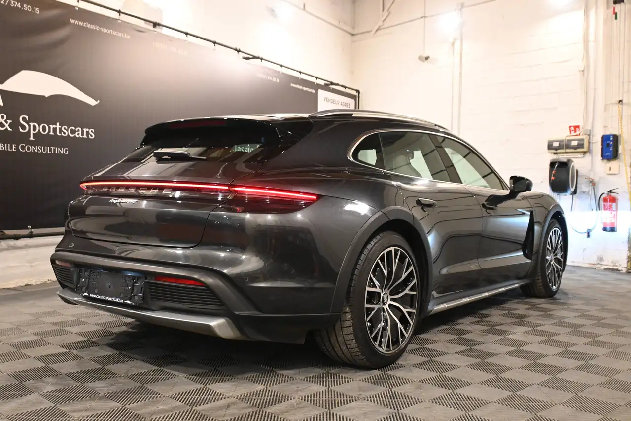 Porsche Taycan - 6