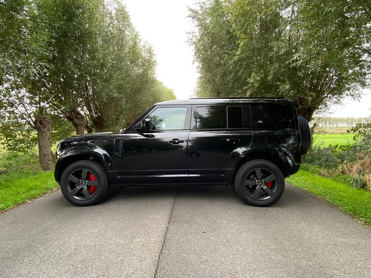 Land Rover Defender - 4
