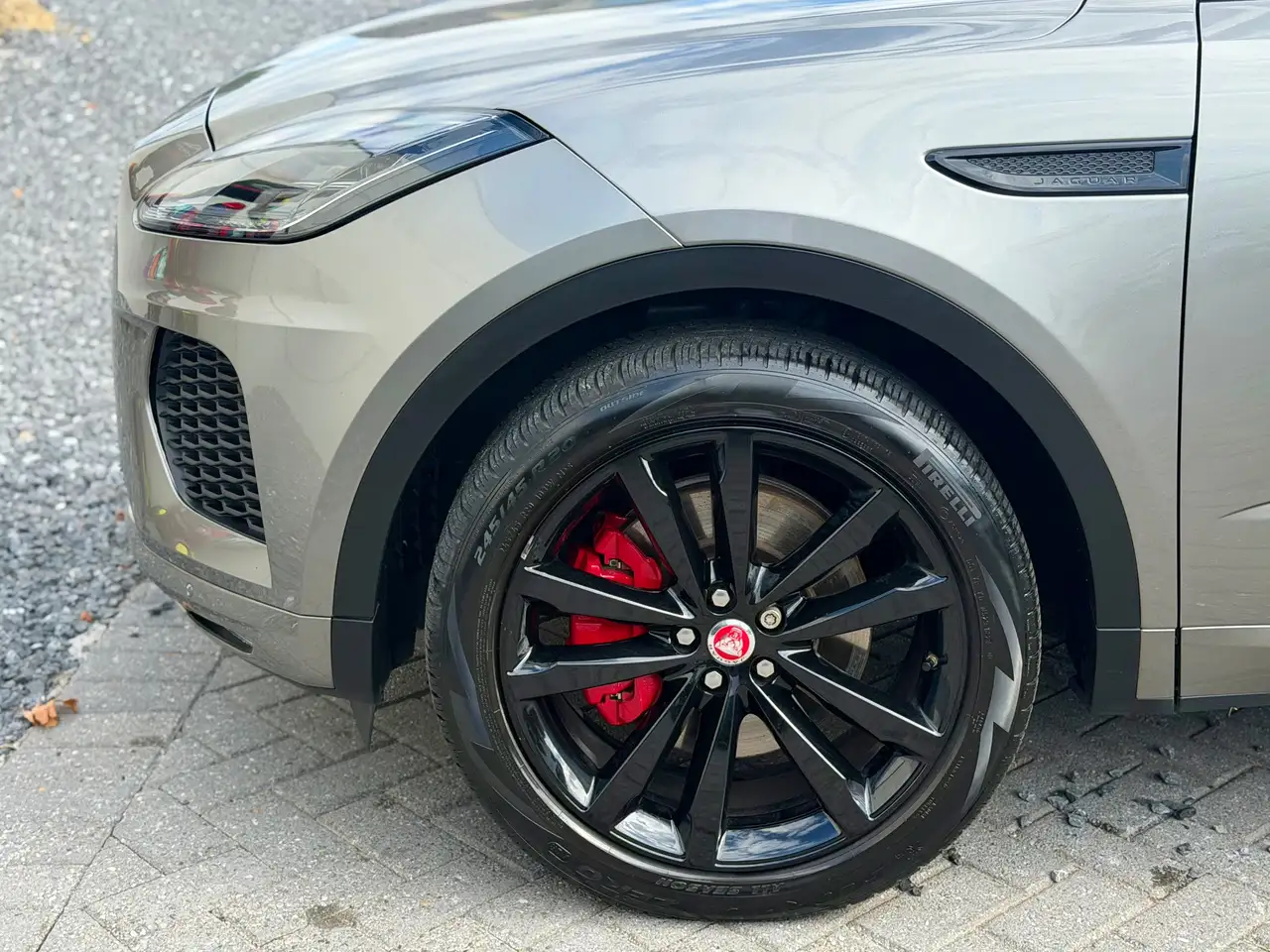 Jaguar E-Pace - 9