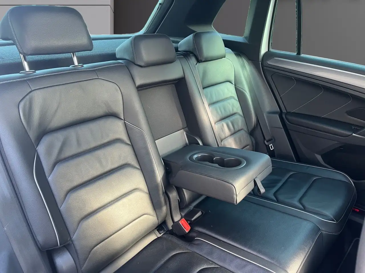 Volkswagen Tiguan - 11
