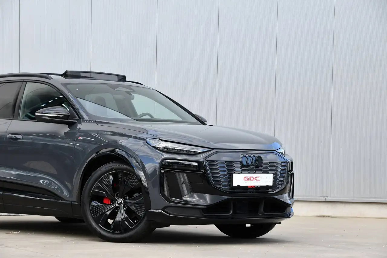 Audi Q6 e-tron - 7
