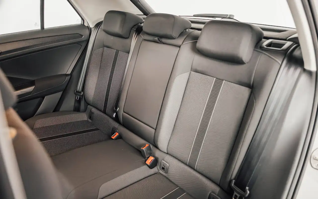 Volkswagen T-Roc - 7