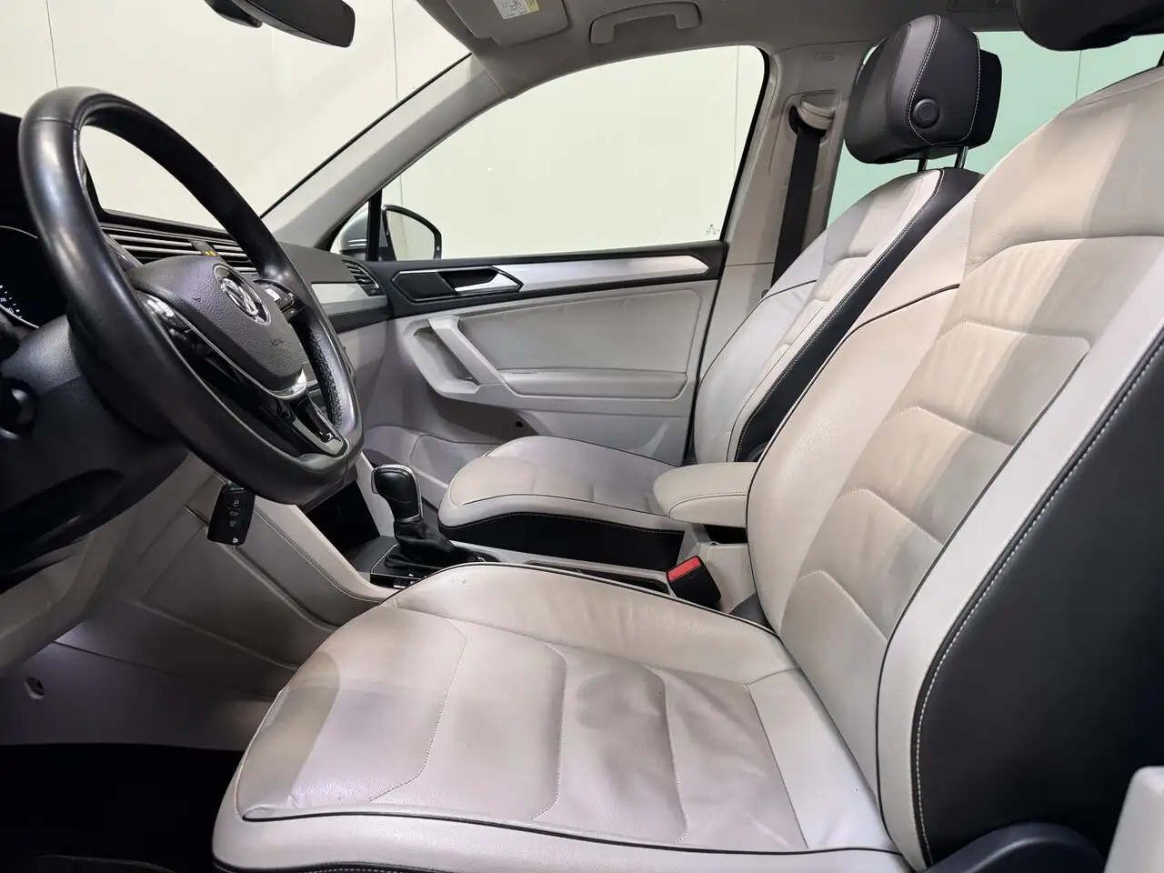 Volkswagen Tiguan - 9