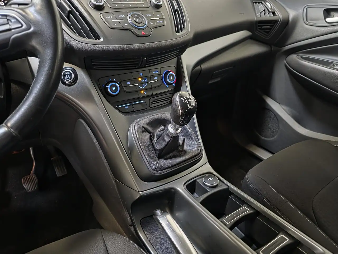 Ford Kuga - 11