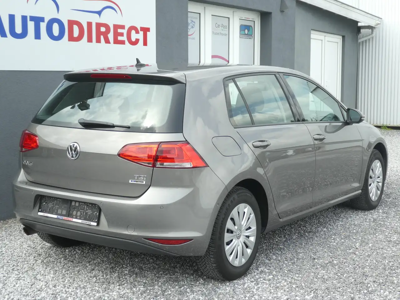 Volkswagen Golf - 4