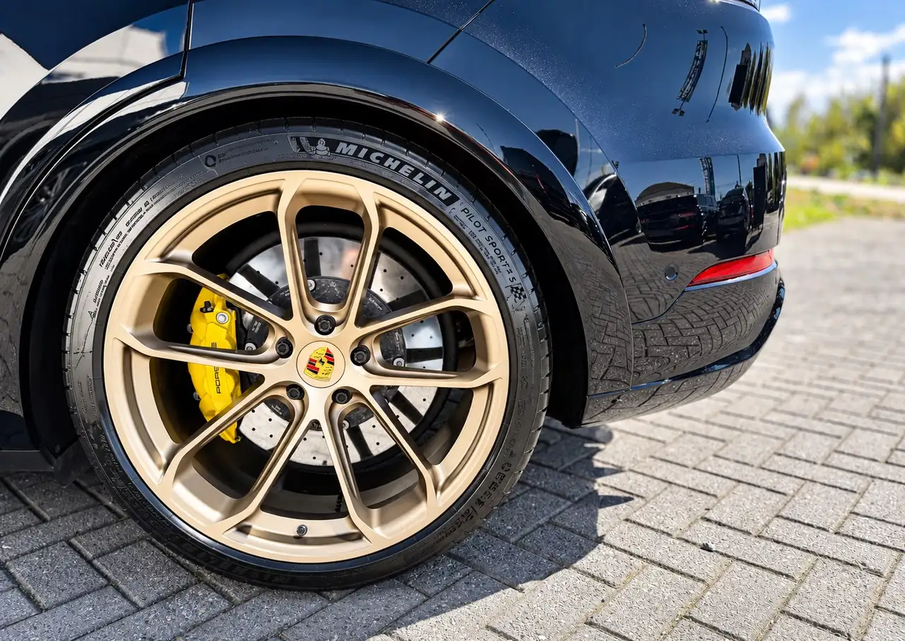 Porsche Cayenne - 12