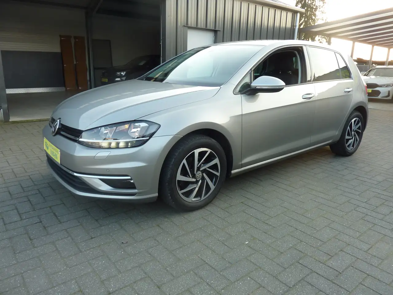 Volkswagen Golf - 3