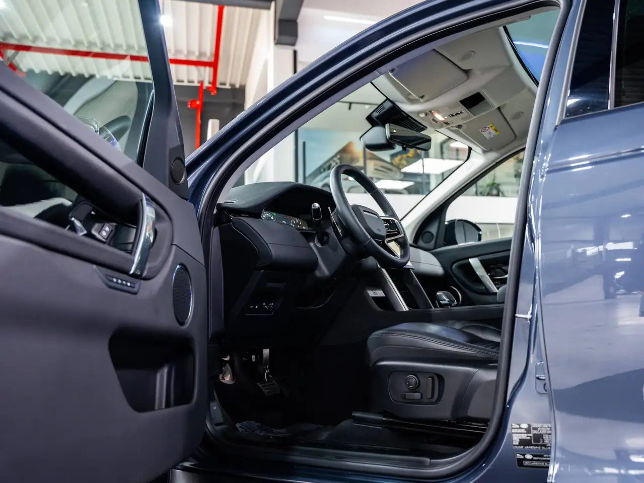 Land Rover Discovery Sport - 11