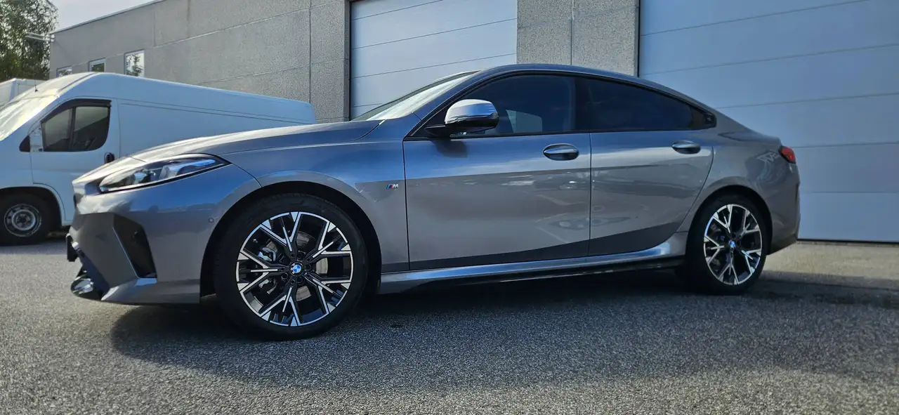 BMW 220 - 5