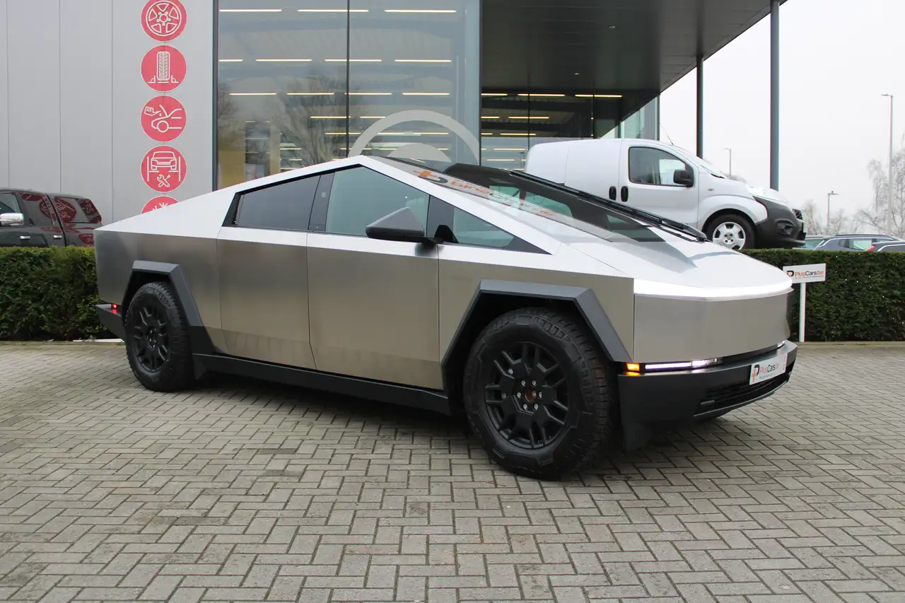 Tesla Cybertruck - 4