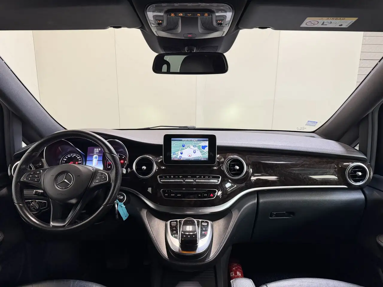 Mercedes-Benz V 250 - 11