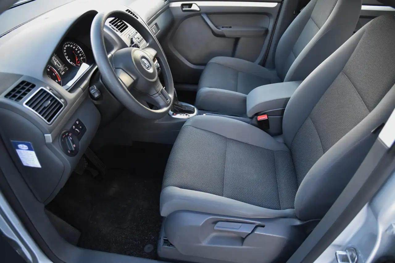 Volkswagen Touran - 5