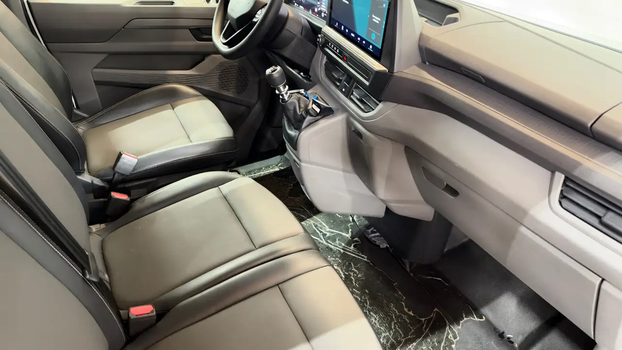 Volkswagen T7 Transporter - 8