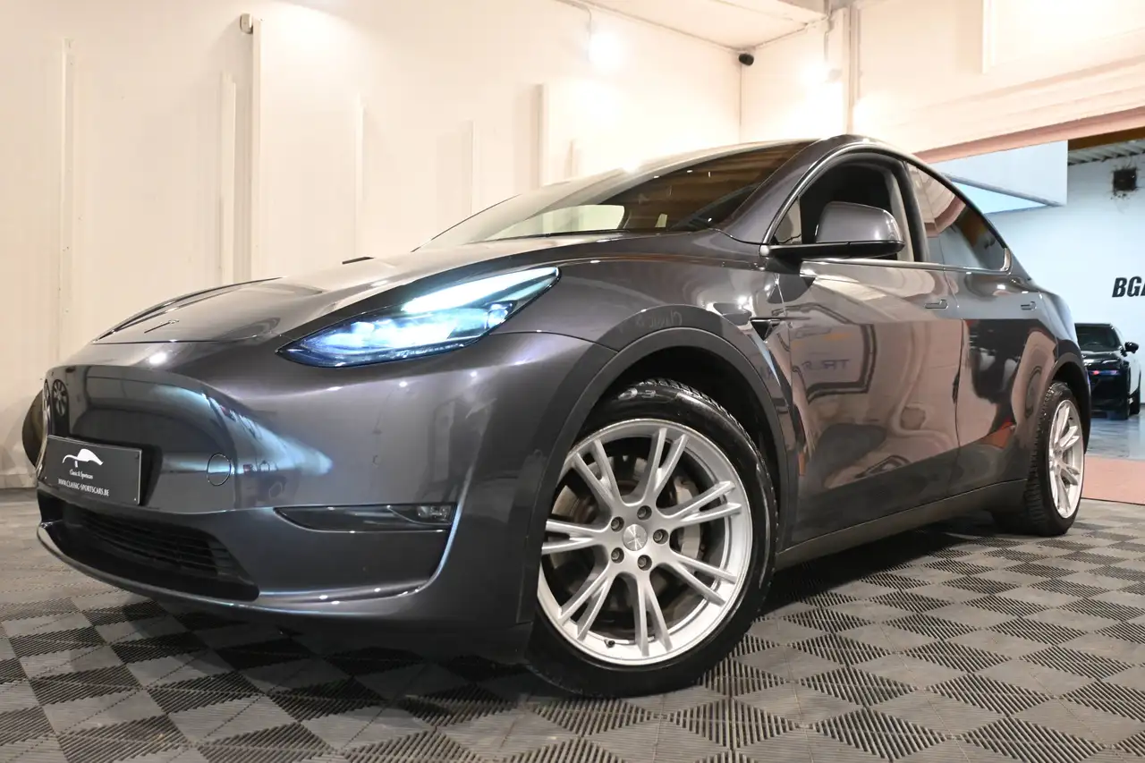 Tesla Model Y - 5