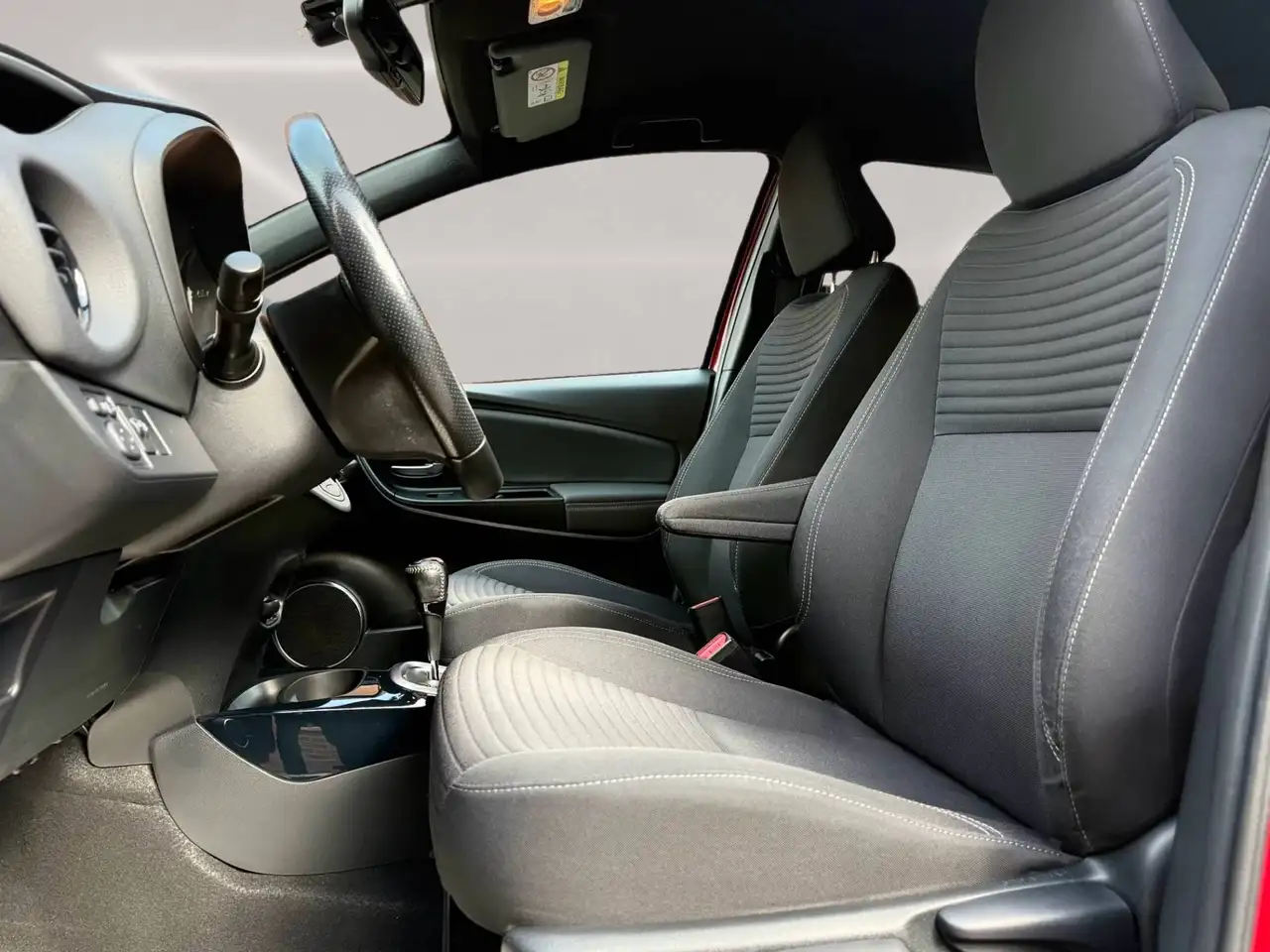 Toyota Yaris - 12