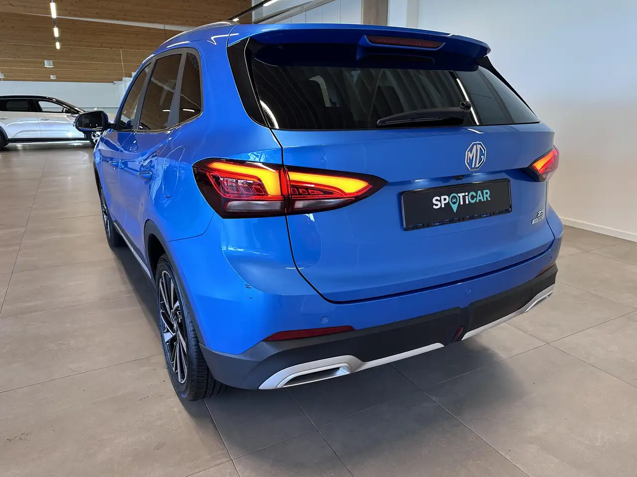 MG ZS - 4