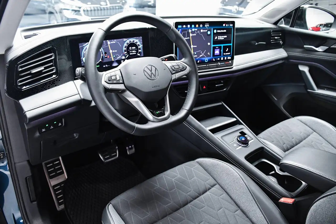 Volkswagen Tiguan - 8