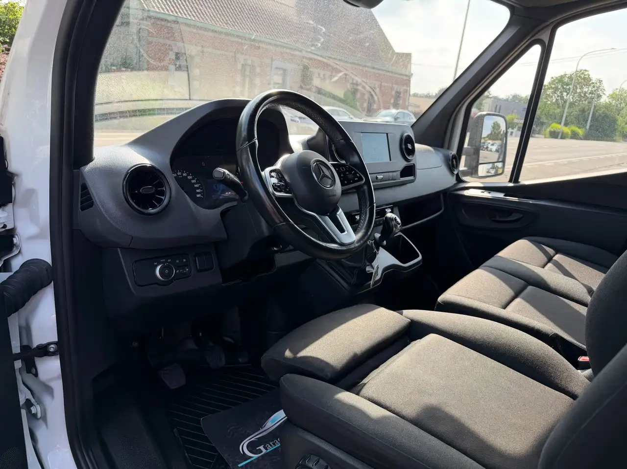 Mercedes-Benz Sprinter - 10