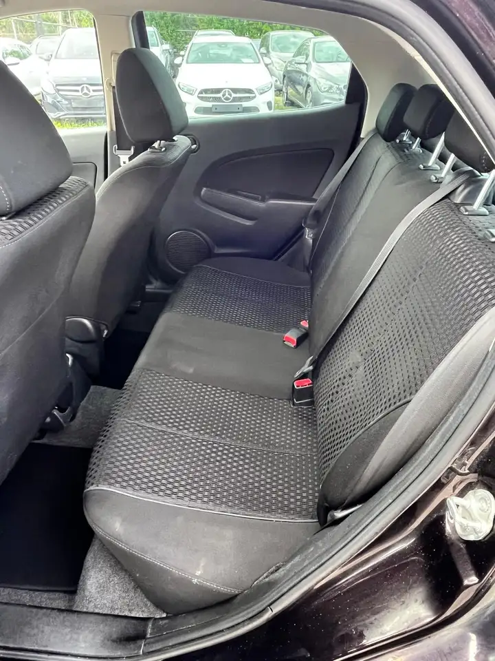Mazda 2 - 10
