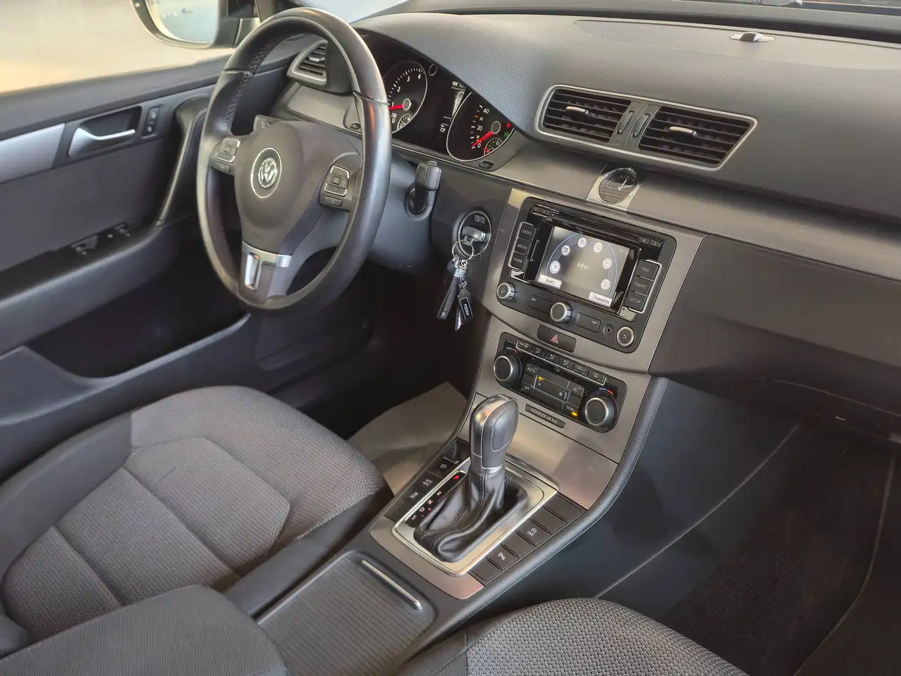 Volkswagen Passat - 10