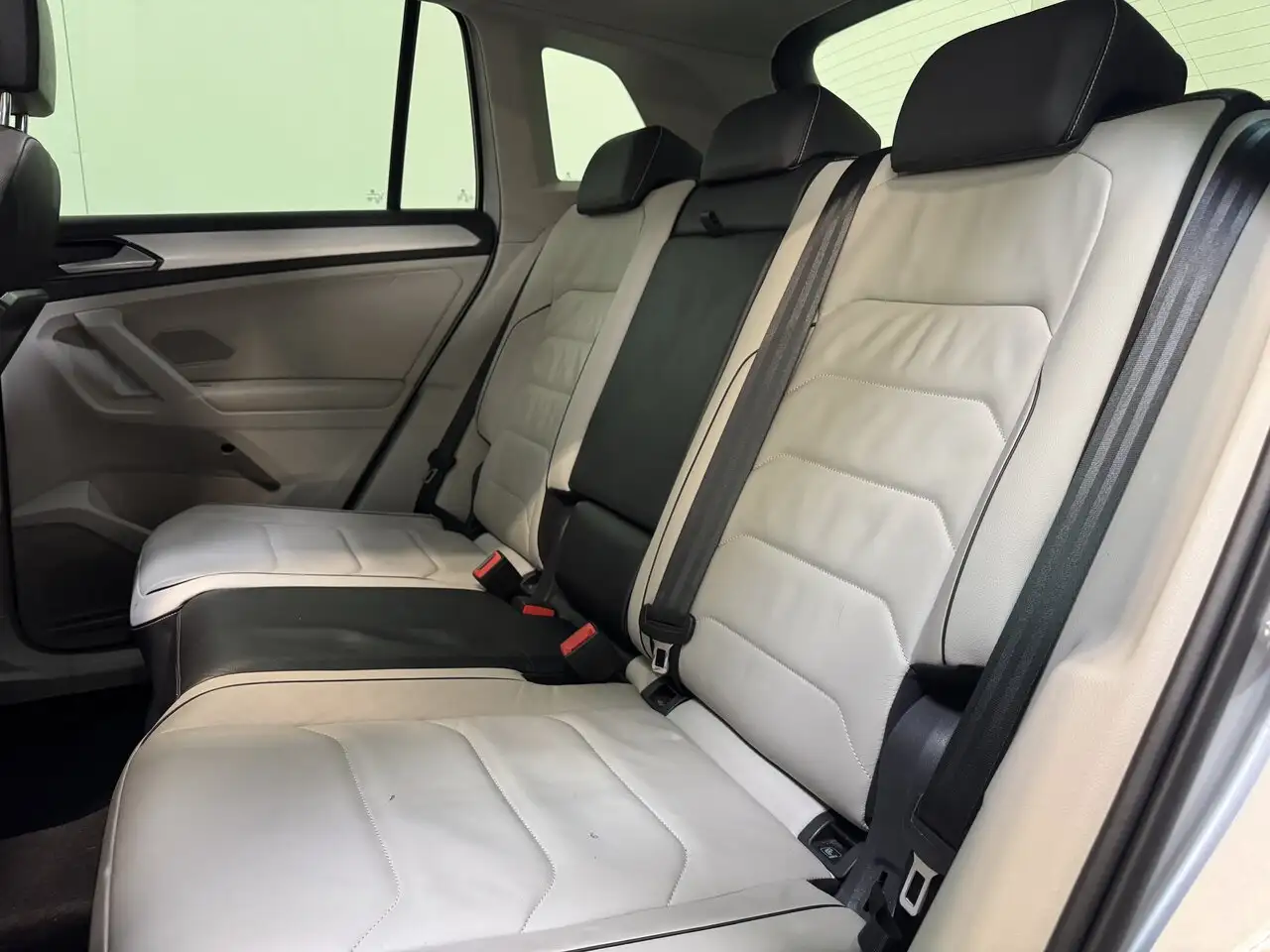 Volkswagen Tiguan - 10