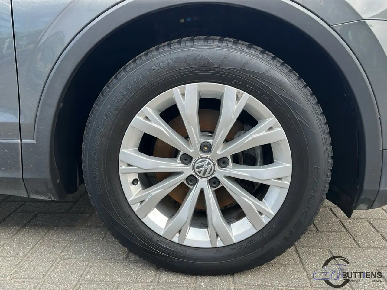 Volkswagen Tiguan - 11