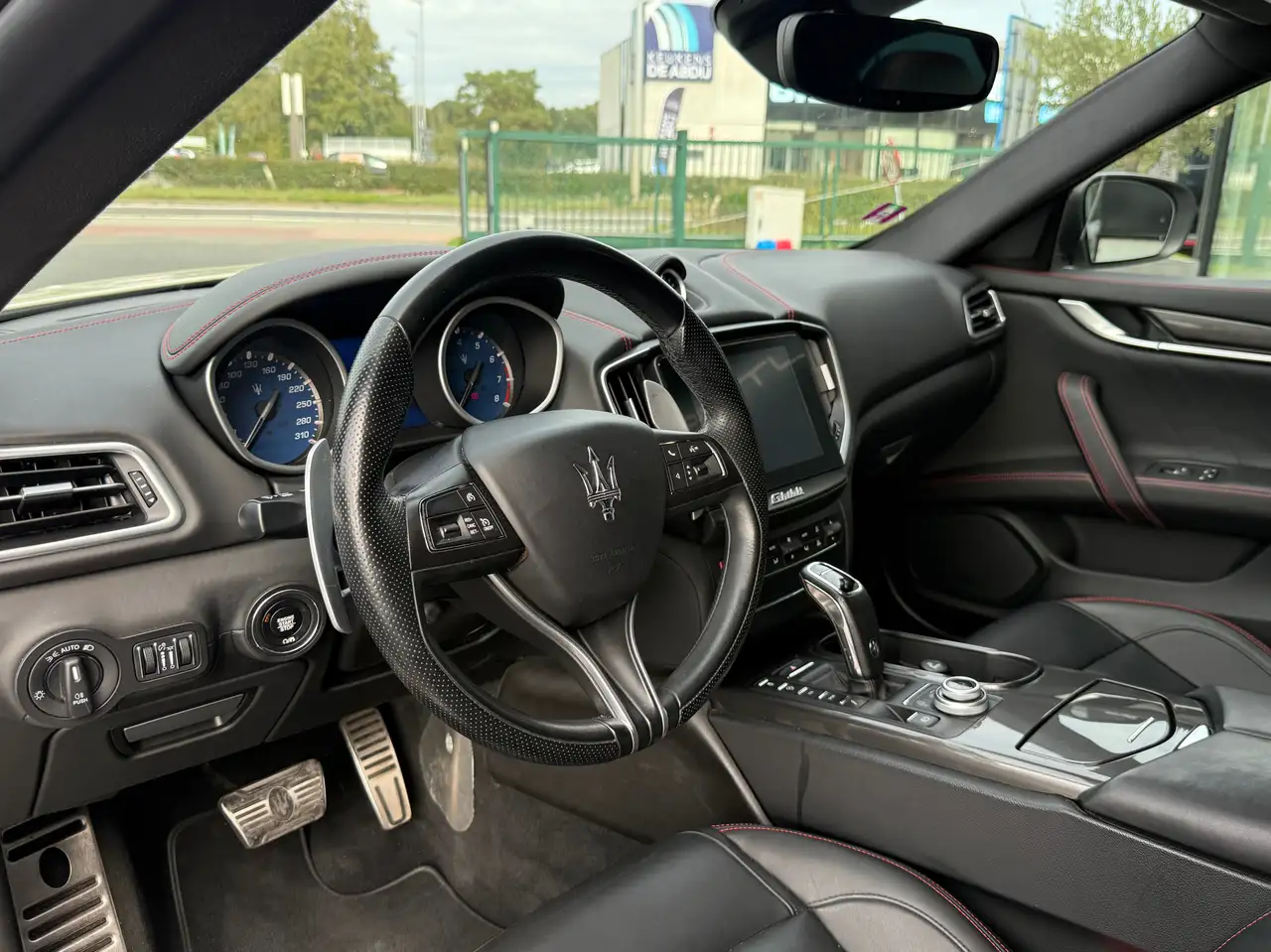 Maserati Ghibli - 10
