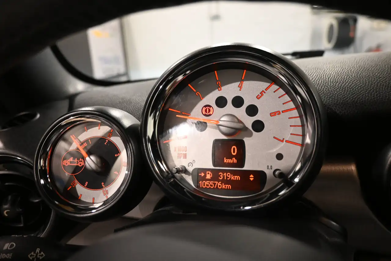 MINI Cooper D Cabrio - 12