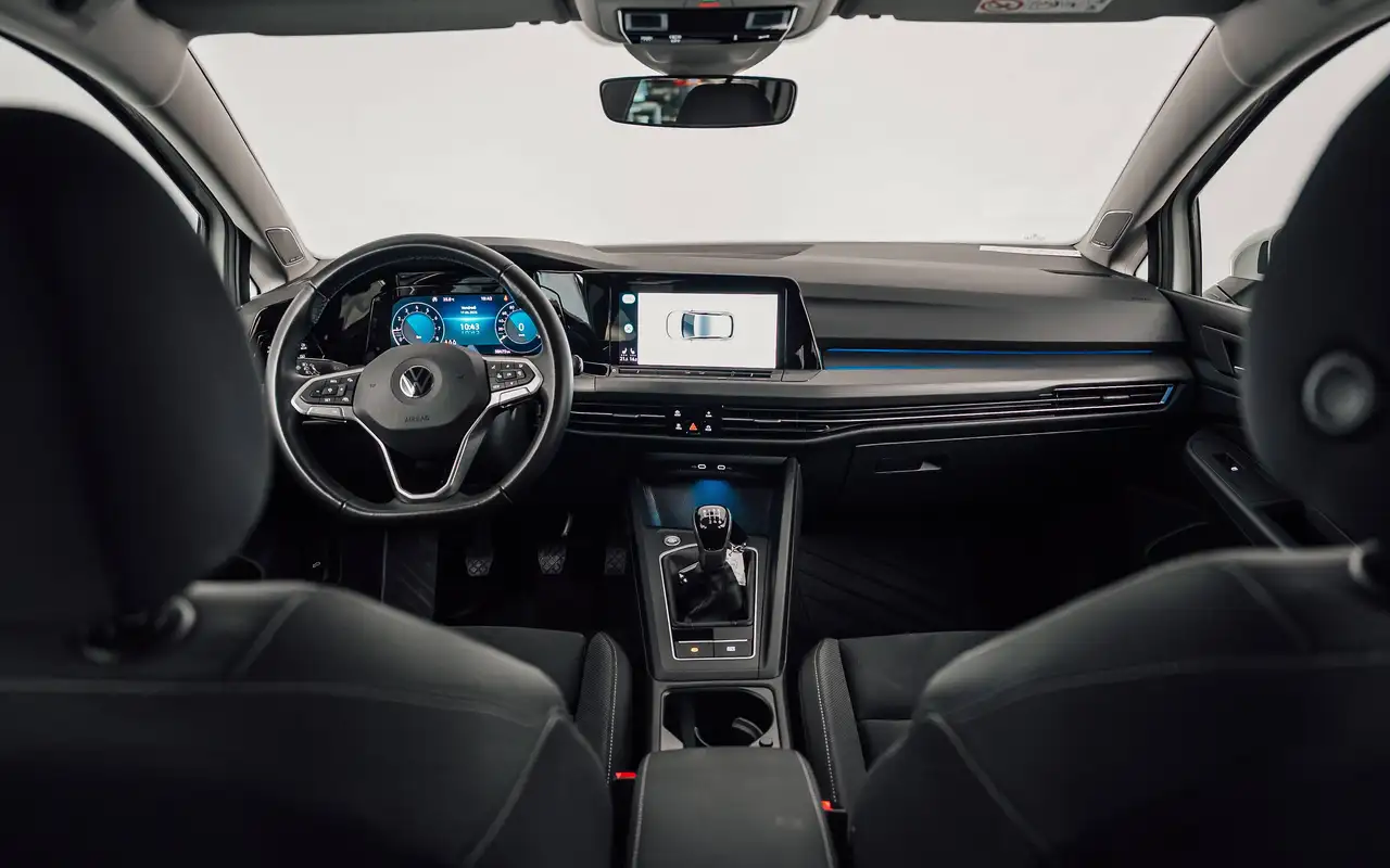 Volkswagen Golf - 11