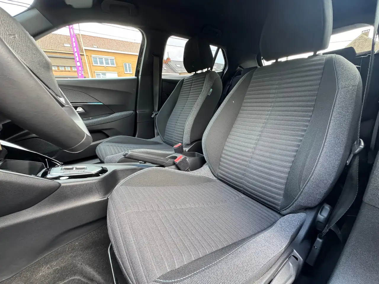 Peugeot 2008 - 10