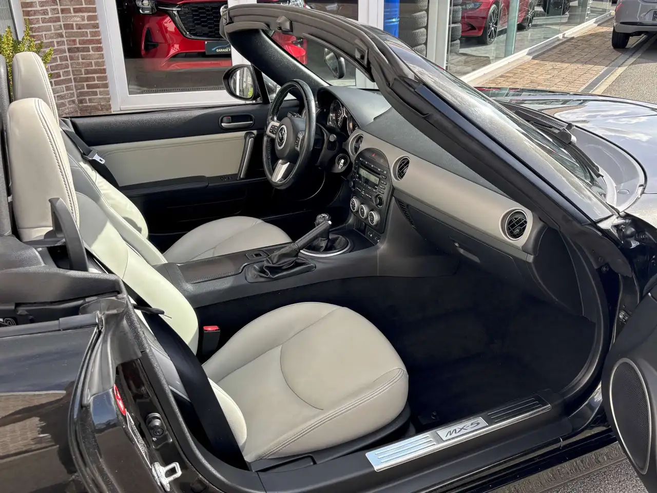 Mazda MX-5 - 10