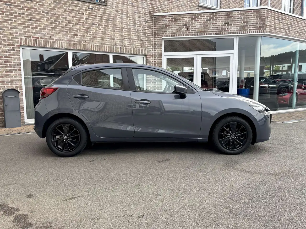 Mazda 2 - 6