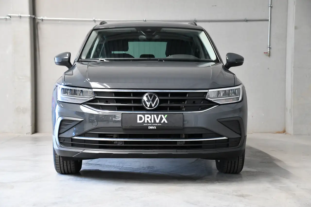 Volkswagen Tiguan - 8