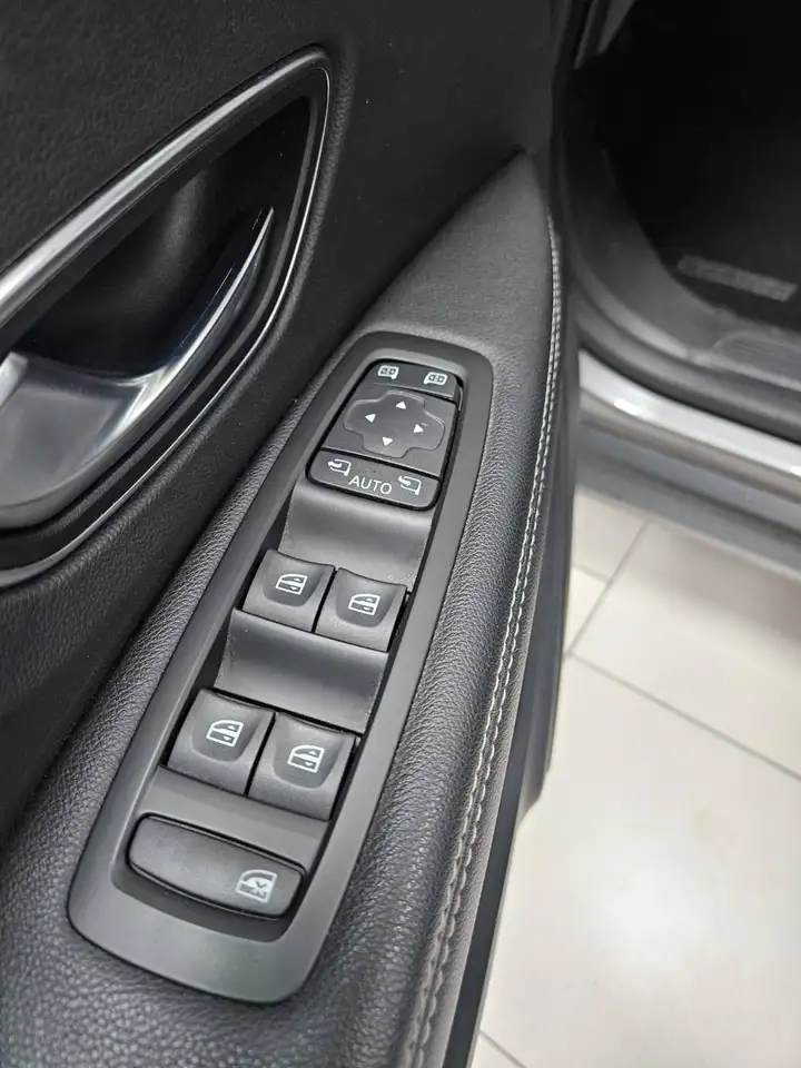 Renault Grand Scenic - 12