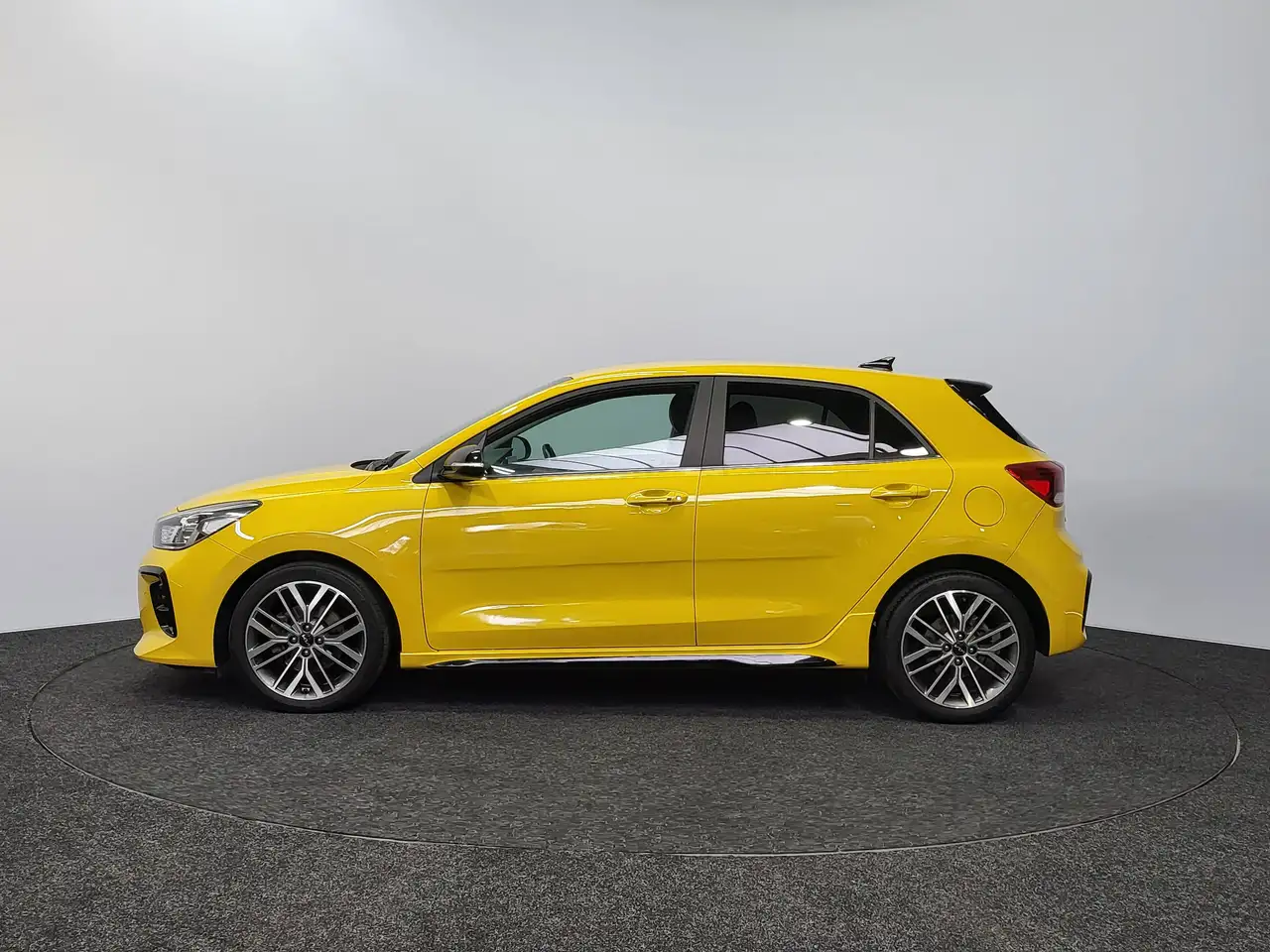 Kia Rio - 3