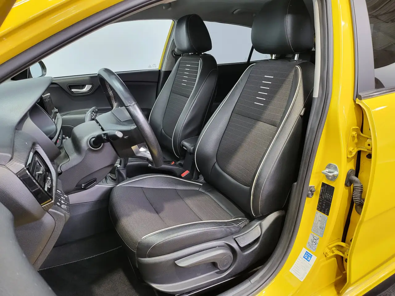 Kia Rio - 12