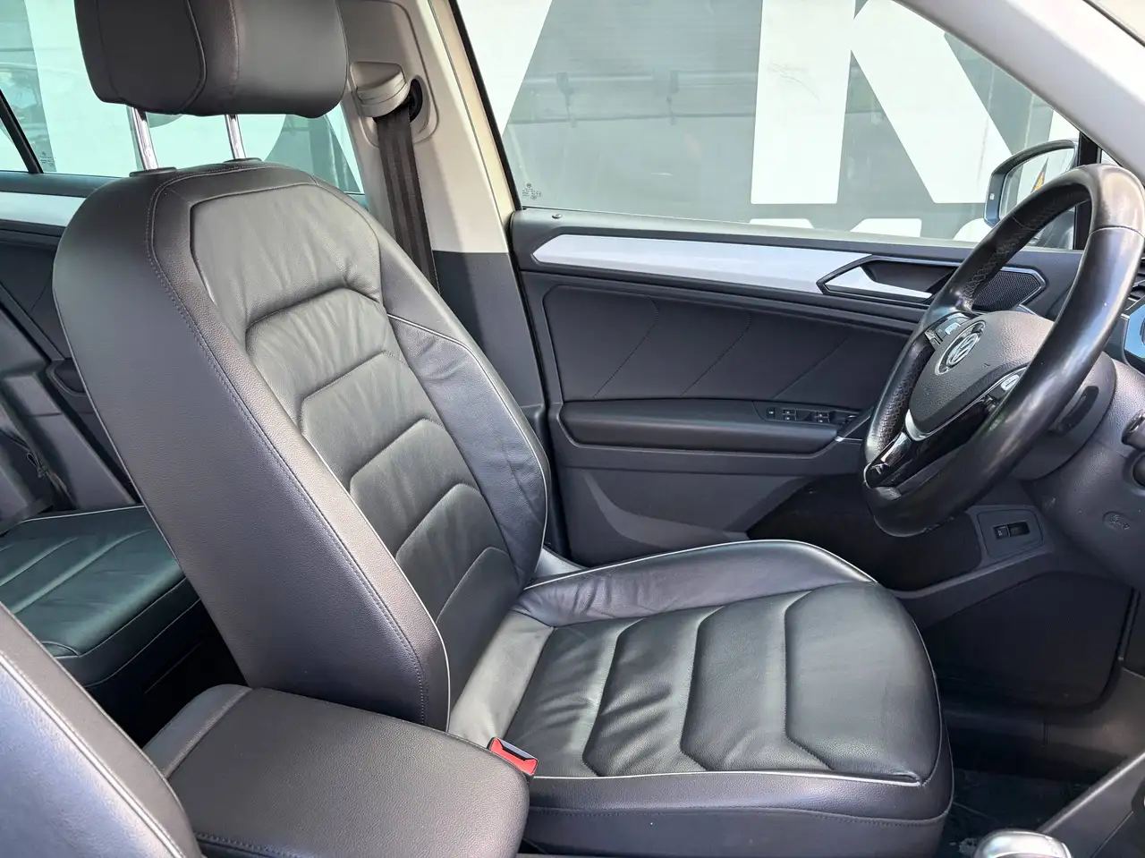 Volkswagen Tiguan - 9