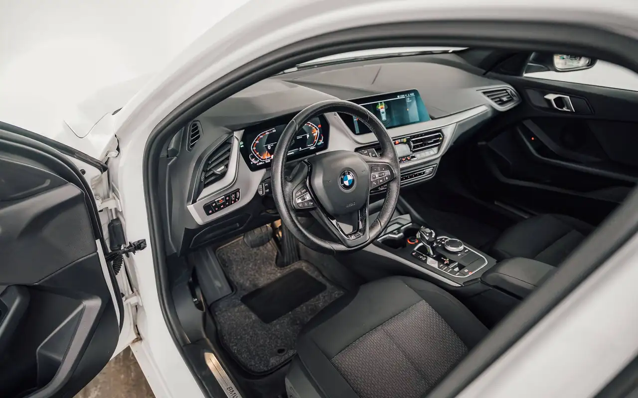 BMW 118 - 12