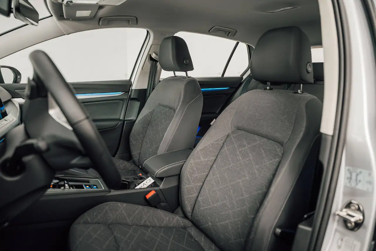 Volkswagen Golf - 9