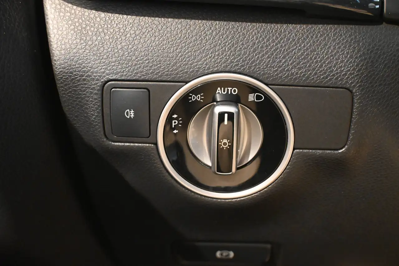 Mercedes-Benz B 180 - 12