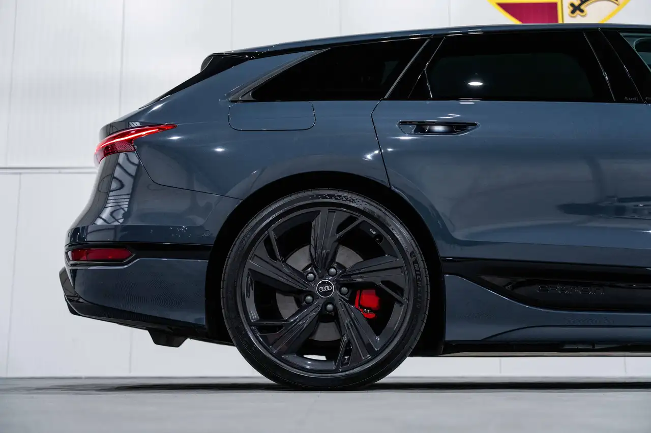 Audi S6 e-tron - 8