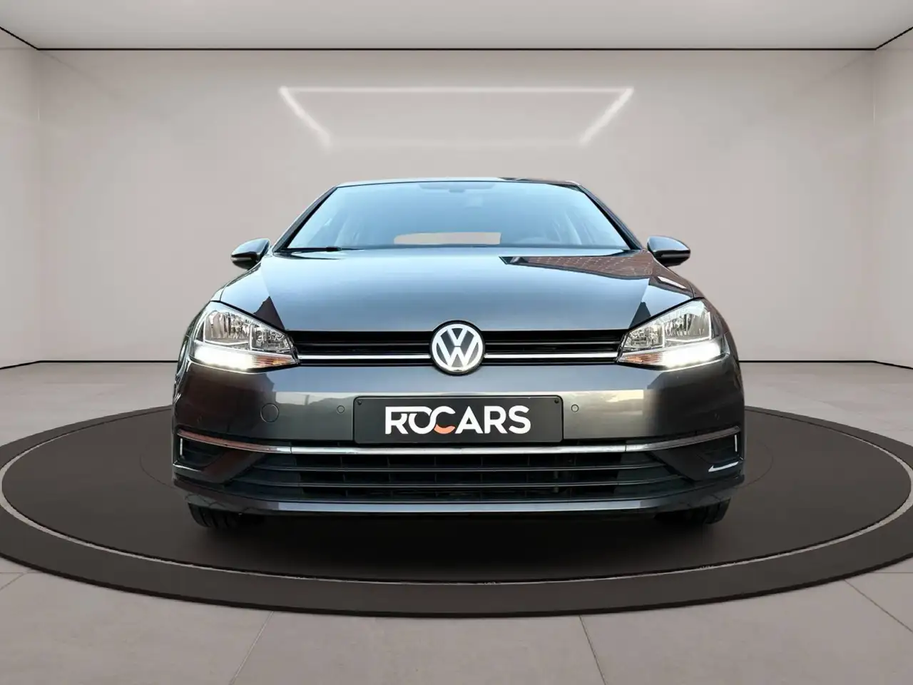 Volkswagen Golf - 2