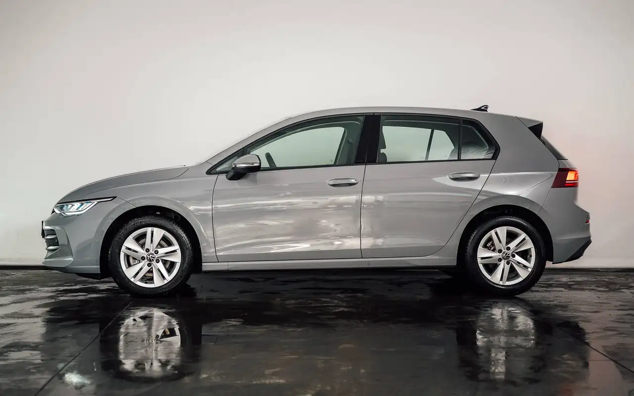 Volkswagen Golf - 2