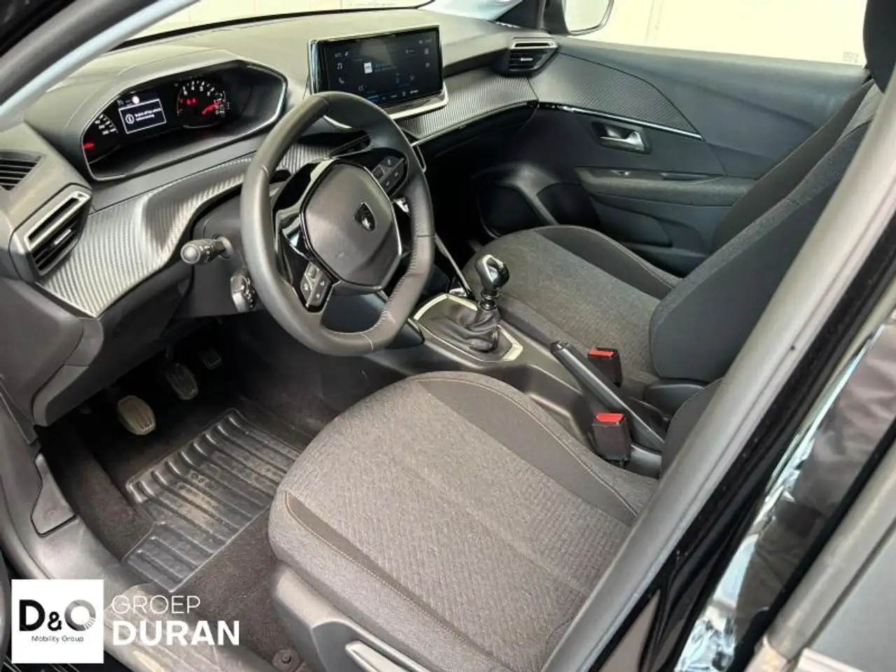 Peugeot 208 - 12