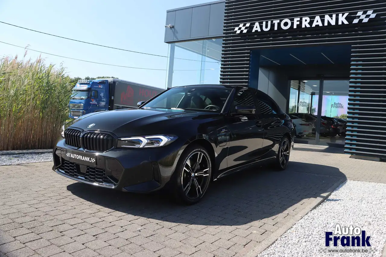 BMW 330 - 3