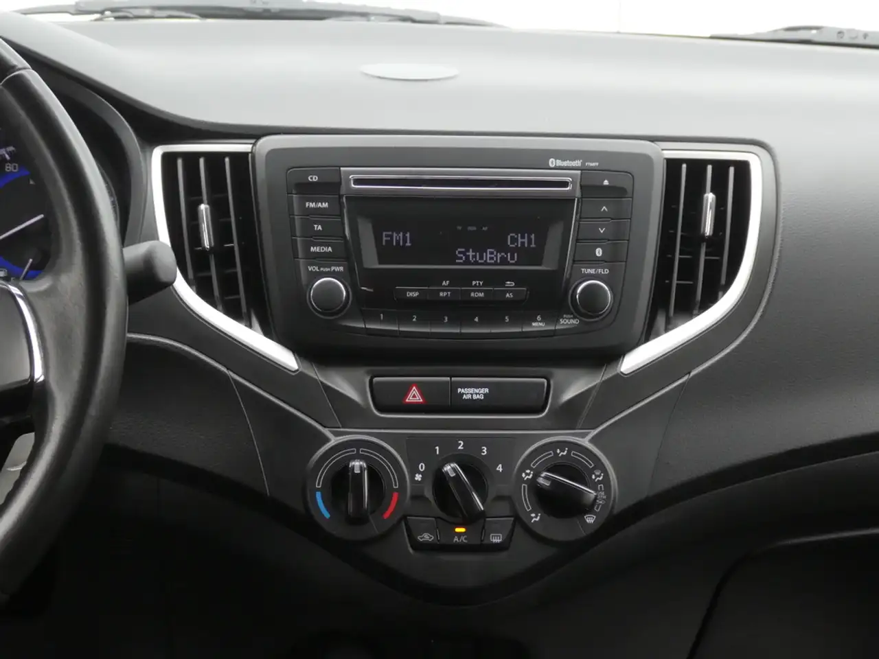 Suzuki Baleno - 10